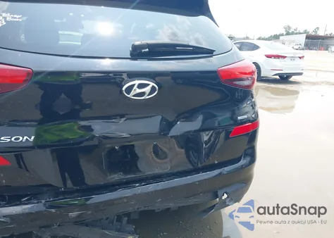 2020 Hyundai Tucson Value z USA, uszkodzony, nr VIN KM8J3CA40LU207298